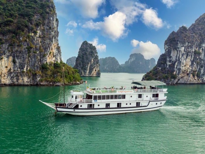 HALONG SUNLIGHT CRUISE